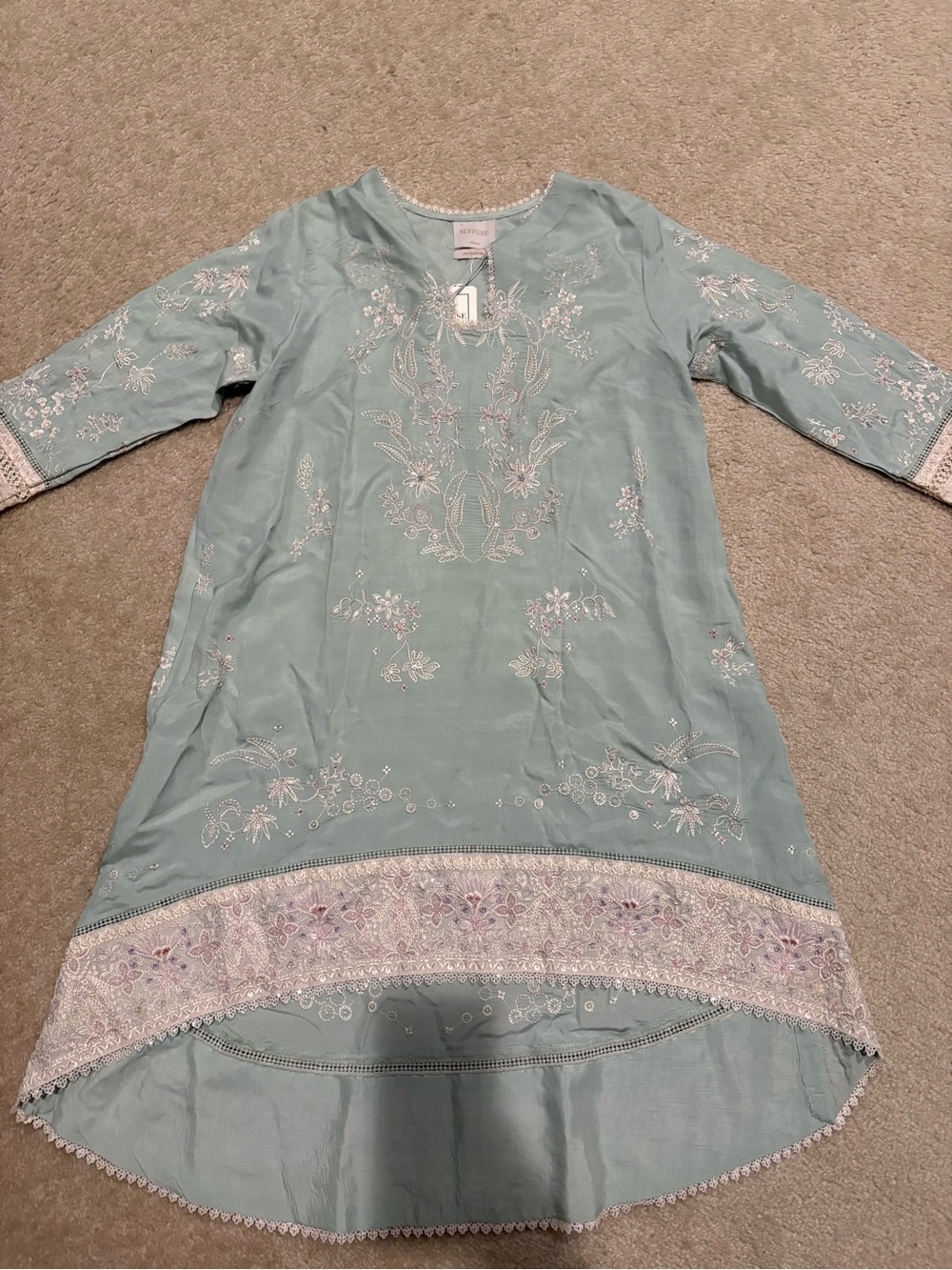 Suffuse Ourea Pakistani Suit - Picture 7 of 16
